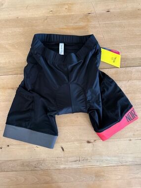 Black Cycling Bicycle with Pink Accent & pockets. Size S.